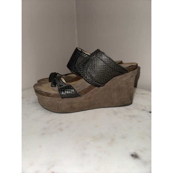 OTBT Wedge Platform Sandals Black Leather size 7.5 EUC - Picture 1 of 5